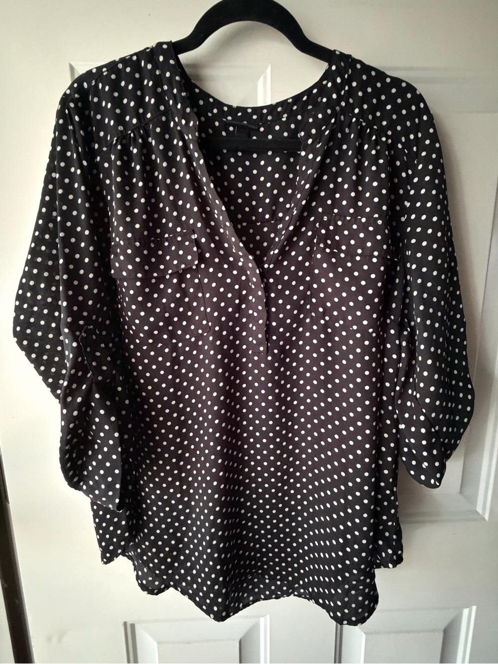 torrid 2X Black and White Polka Dot V-Neck Blouse